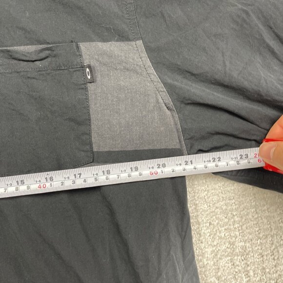 Y2K Oakley Button Up Shirt Men’s Sz XL Black Gray Color Block Casual Streetwear - Picture 7 of 12